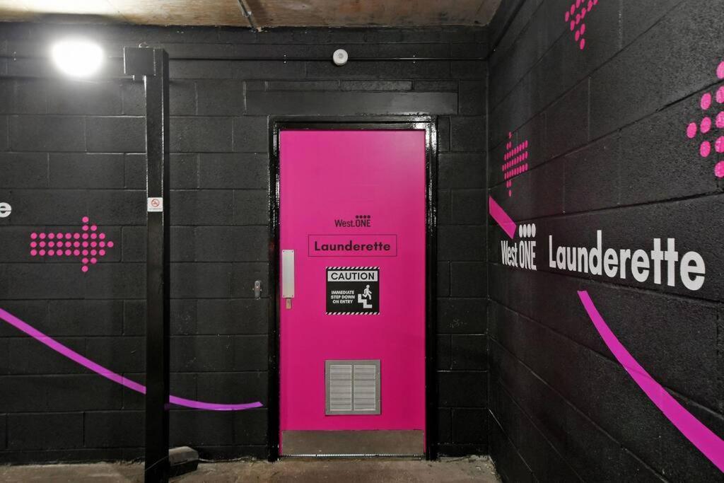 Perfectly Located City Centre Studio Apartment - West One With Free Wifi, Gym Access, Netflix Sheffield Exterior foto